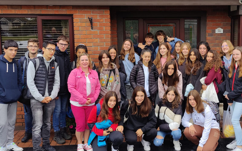 Estudiantes de Globeling viviendo la experiencia de estudiar inglés en Irlanda (foto 1)